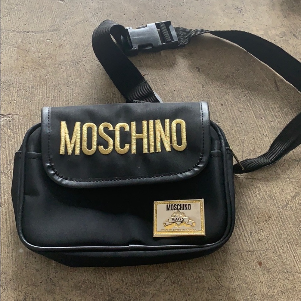 Moschino vintage 1980’s fanny pack‎